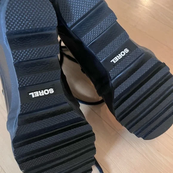 Sorel Joan Rain Wedge Boot, 8.5 - Picture 3 of 3